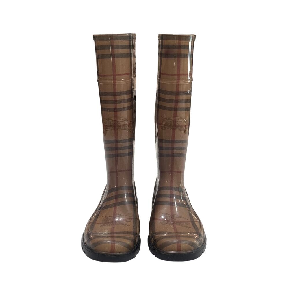 Women’s 7.5 Burberry Boots